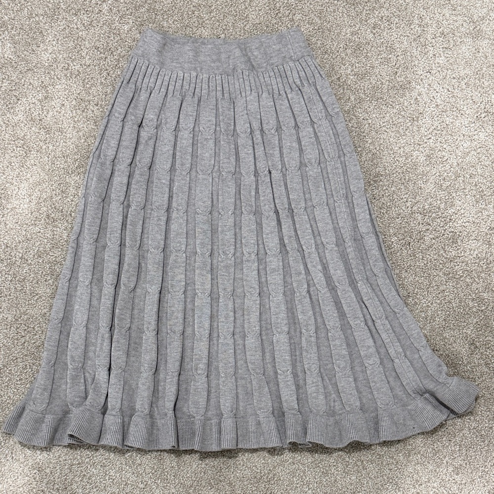 Elegant Gray Pleated Skirt